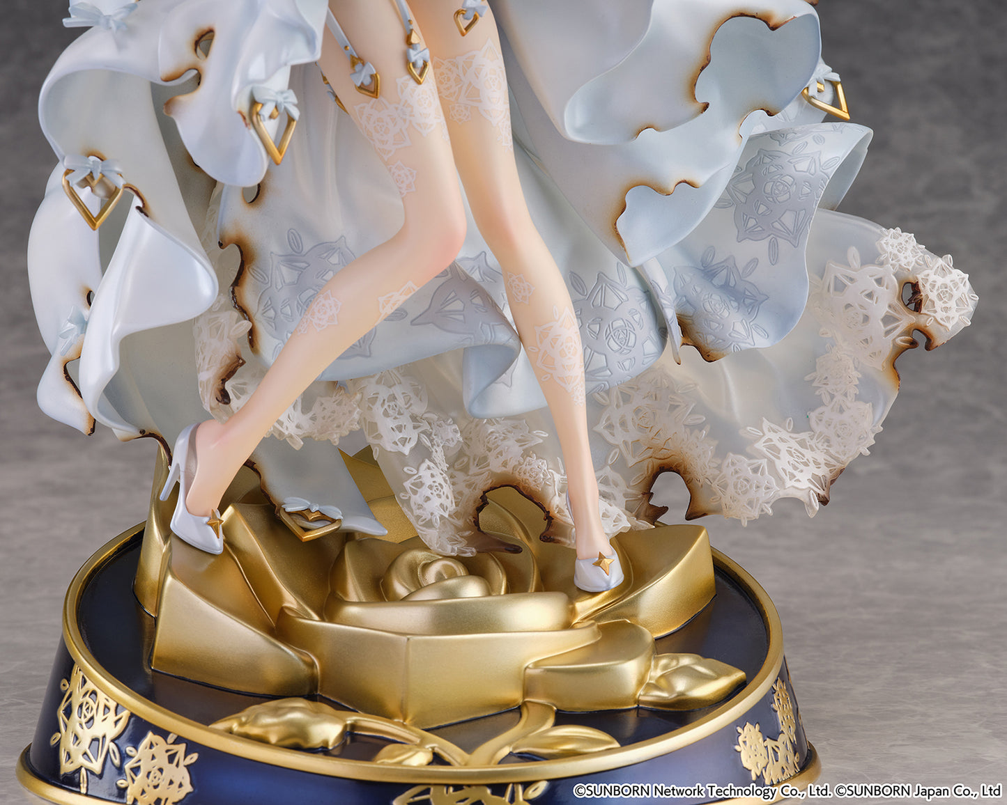 Girls' Frontline M950A The Warbler and the Rose -Wounded Ver.- 1/7 Figure