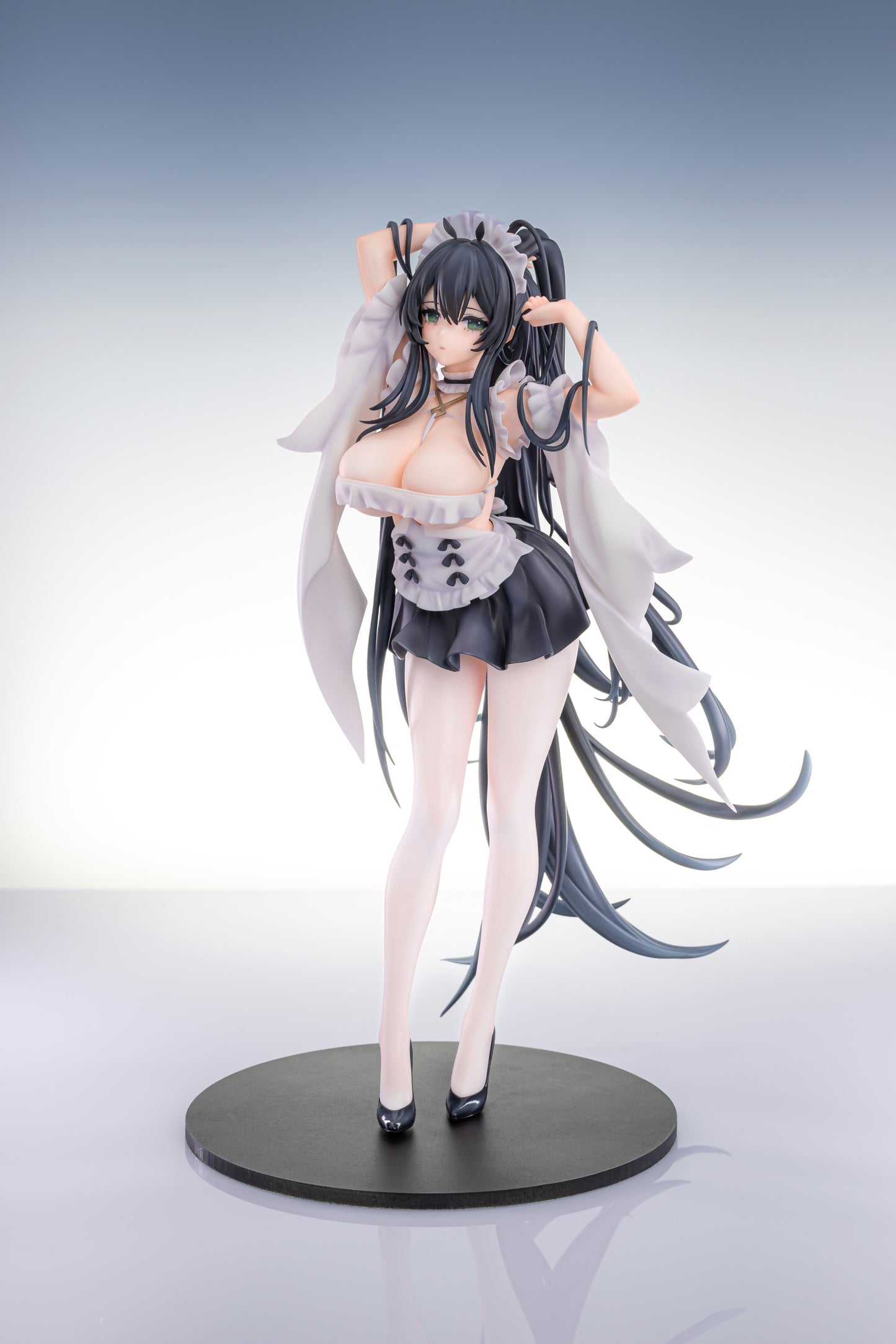 Azur Lane INDOMITABLE MS. MOTIVATIONLESS MAID VER. 1/6 Figure