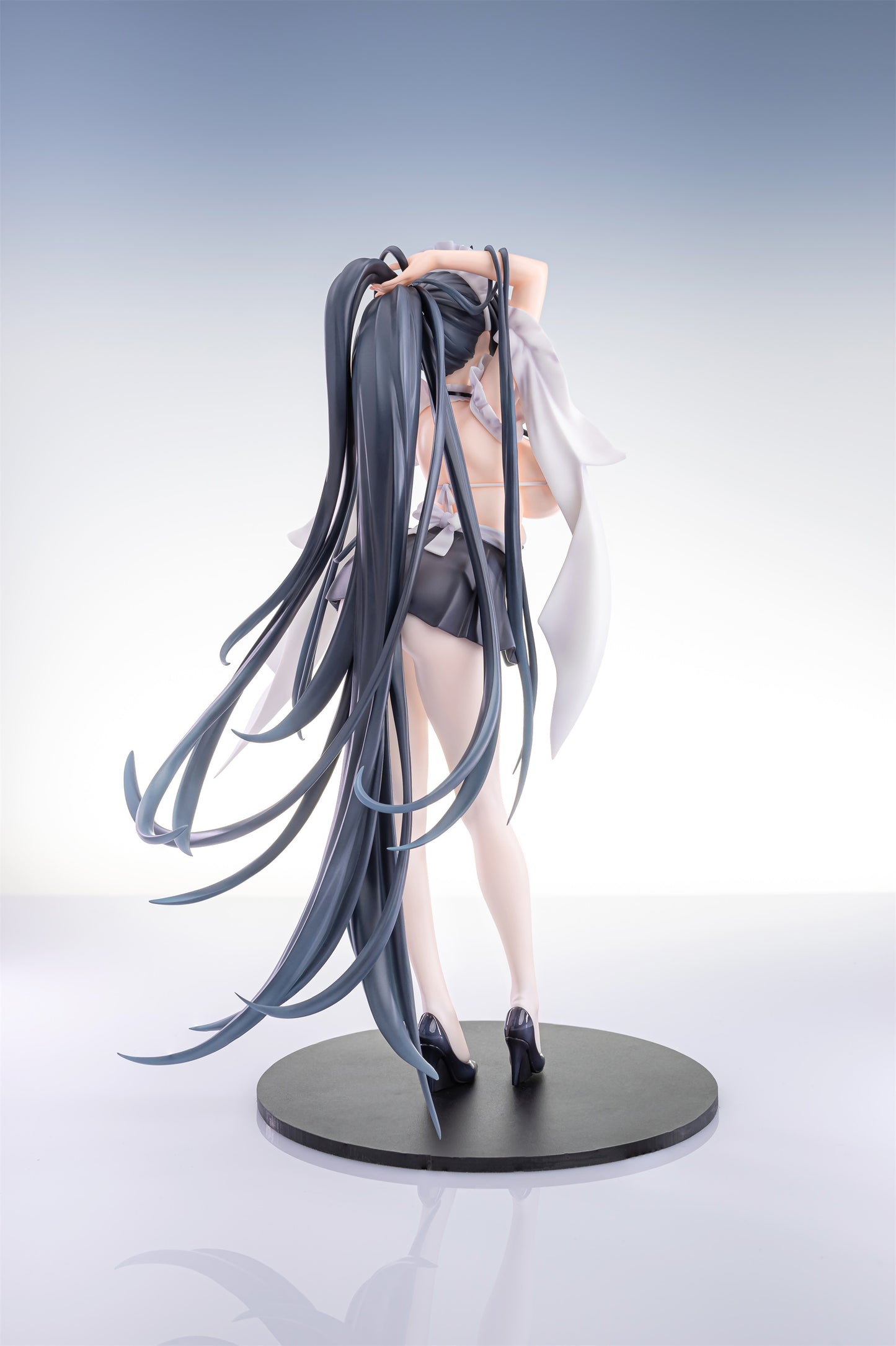 Azur Lane INDOMITABLE MS. MOTIVATIONLESS MAID VER. 1/6 Figure