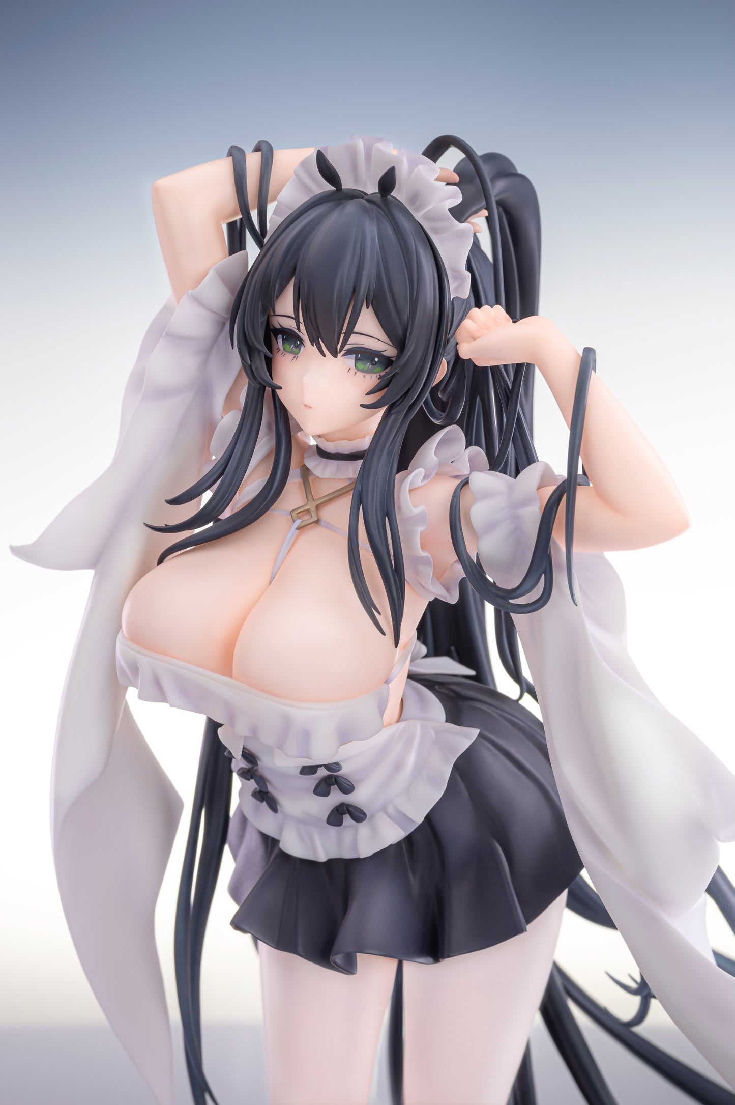 Azur Lane INDOMITABLE MS. MOTIVATIONLESS MAID VER. 1/6 Figure